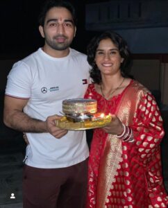 Vinesh Phogat Family Background, Cousins Sister, Husband & Career